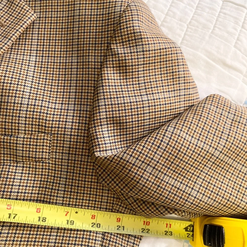 Brooks Brothers fully lined woven wool blazer size 42